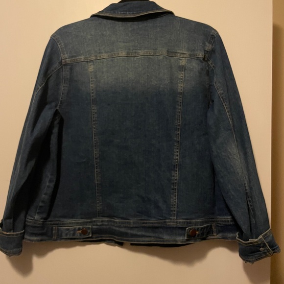 Classic Blue Jean Jacket - Picture 2 of 4